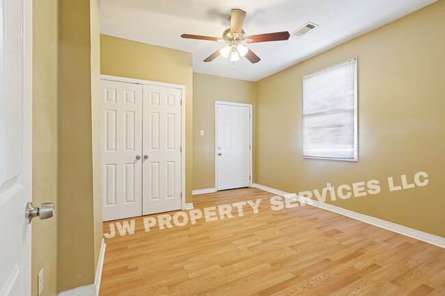 Building Photo - 2522-24 N. Tonti St.