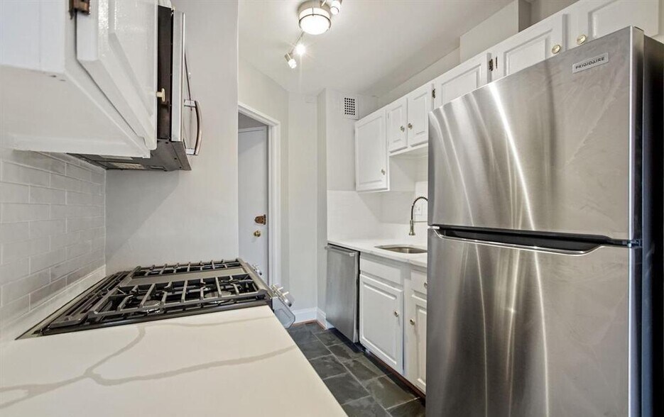 Building Photo - 1545 18th St NW