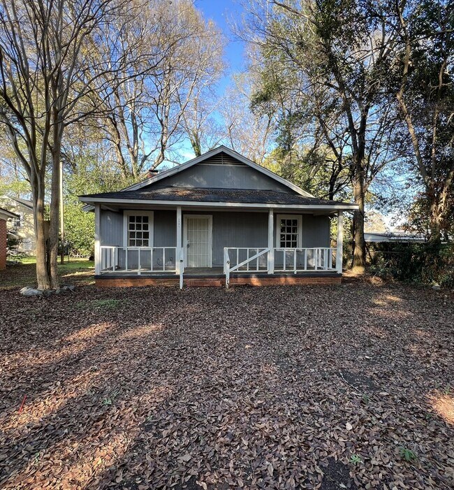 Building Photo - 2085 Speigle St
