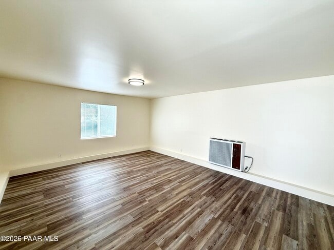 Building Photo - 2859 Meadow Ln