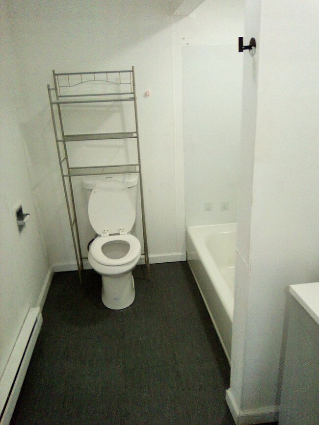 Building Photo - 1213 Pittston Ave