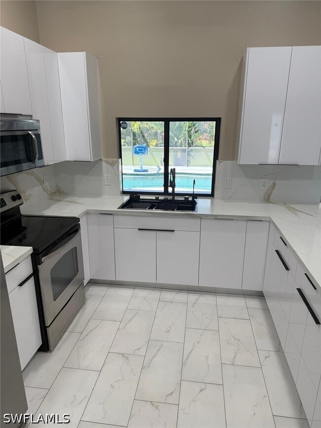 Building Photo - 1325 SW 28th St