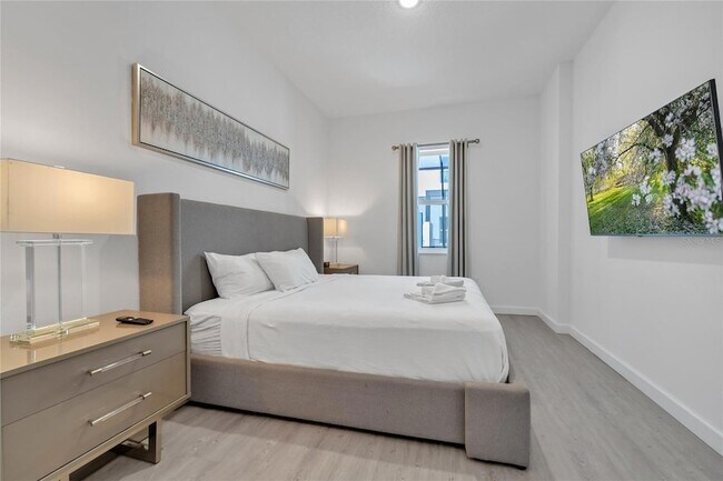 Building Photo - 395 Famagusta Dr