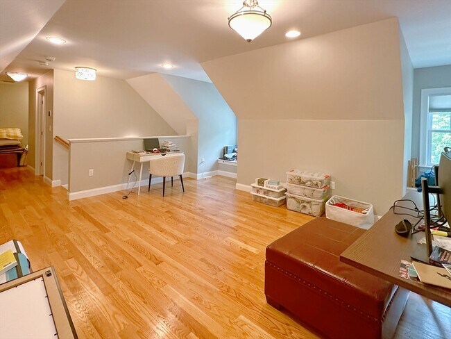 Building Photo - 37 Rumford St