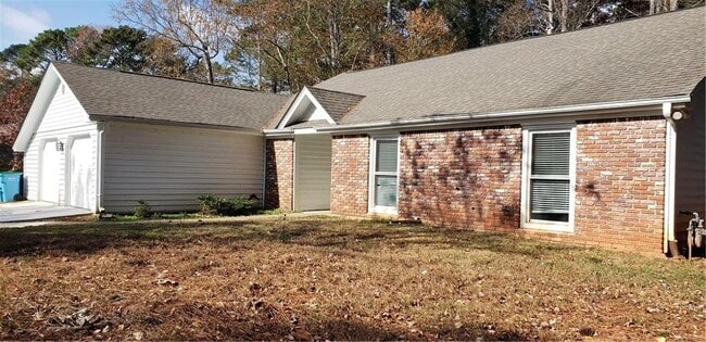 Building Photo - 4083 Deerbrook Way SW