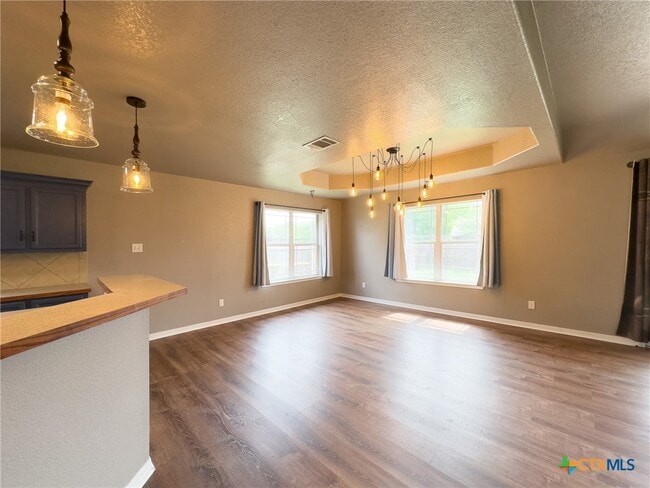 Building Photo - 308 Oak Ridge Dr