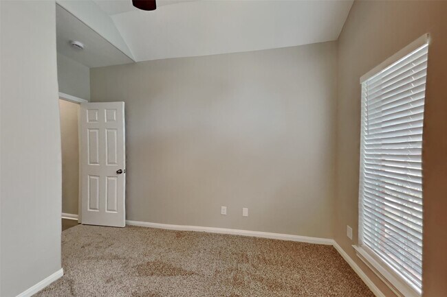 Building Photo - 12722 Crater Lake Ct