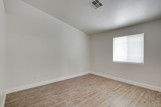 Building Photo - Single-Story Silverado Ranch Home with Spacious Open Layout