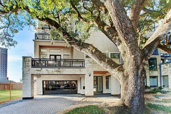 Building Photo - 5002 Milam St