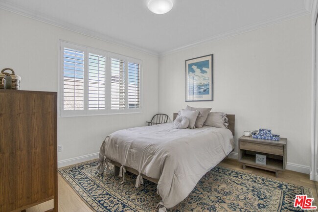 Building Photo - 11974 Mayfield Ave