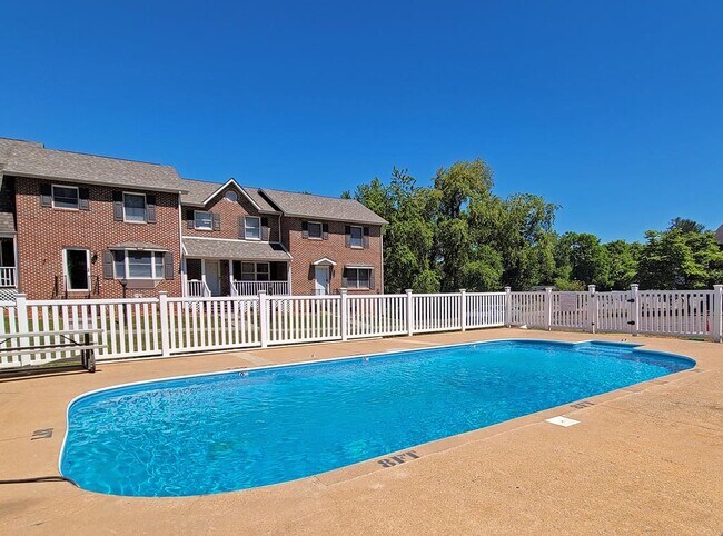 Building Photo - 807A Edgemont Terrace SW
