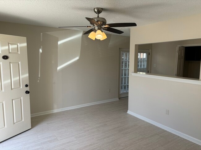 Building Photo - 4513 Tabony St