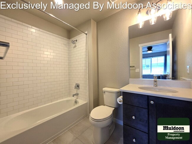 Building Photo - Beautiful 3 bed, 3 bath home in the desirable Pathways community!