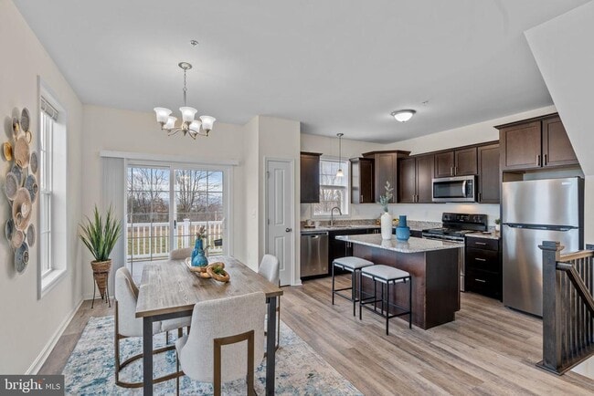 Building Photo - 2051 Ter Vw Ln