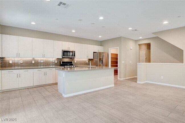 Building Photo - 11302 Kraft Mountain Ave