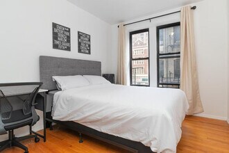 Building Photo - 322 E 93rd St