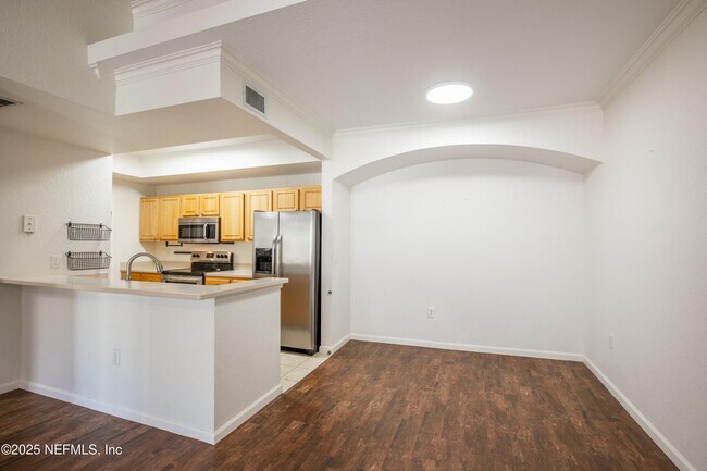 Building Photo - 10075 Gate Pkwy