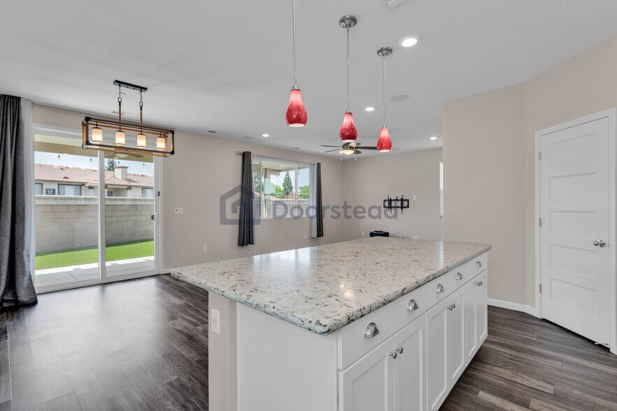 Building Photo - 6112 Mehrten Cir
