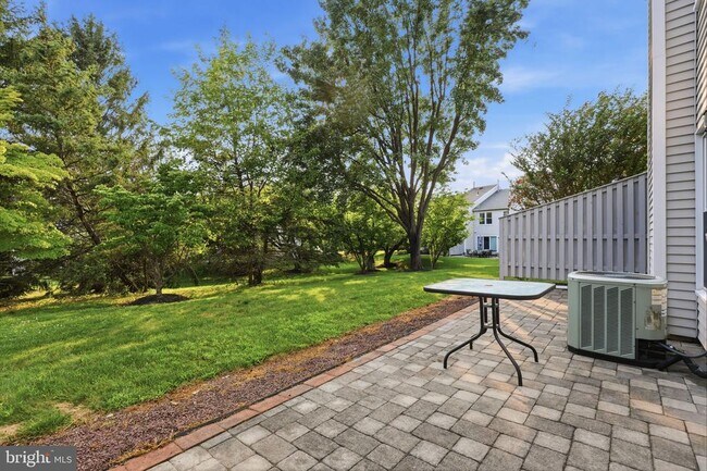 Building Photo - 44 Gaylord Ct
