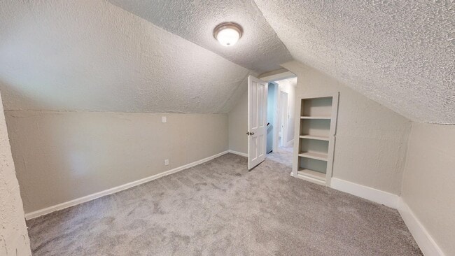 Building Photo - Huge 4 Bedroom Single Family House - almost 1500 SQ FT!