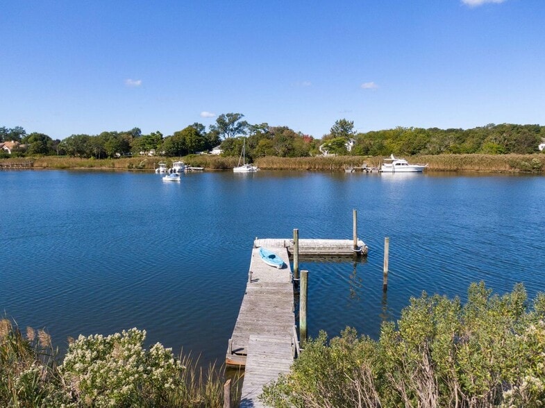 Building Photo - 9 Private Rd