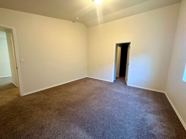 Building Photo - Newly built (2019) single-family