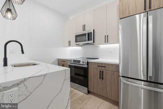 Building Photo - 1232 Chancellor St