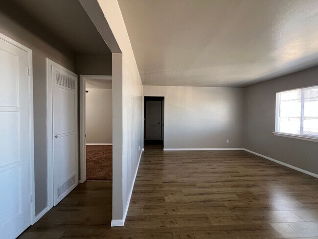 Building Photo - Beautifully Remodeled Home