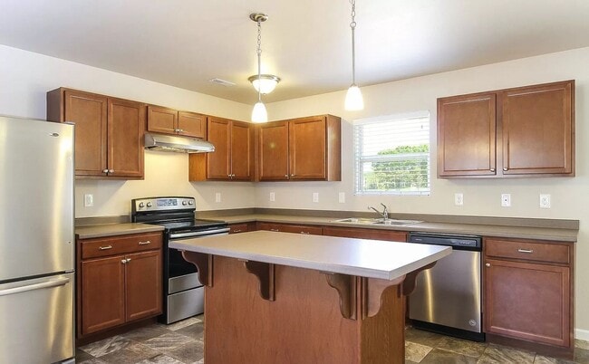 Building Photo - Newer 4 Bedroom Home for Lease