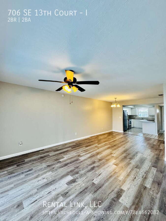 Building Photo - 706 SE 13th Ct