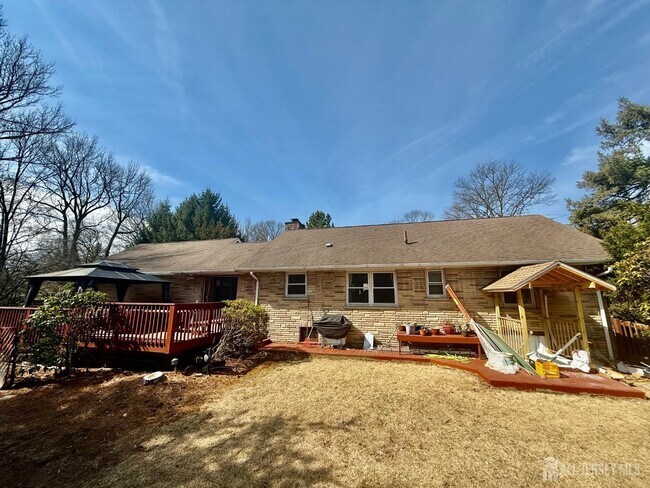 Building Photo - 34 Parker Rd