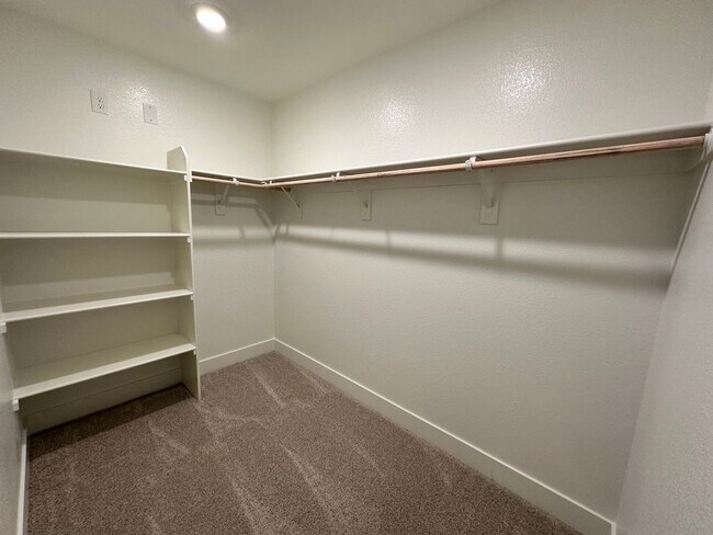 Building Photo - 7820 Rivermeadow Wy