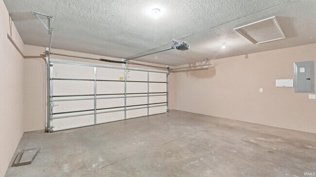 Building Photo - 422 Heyford Ct