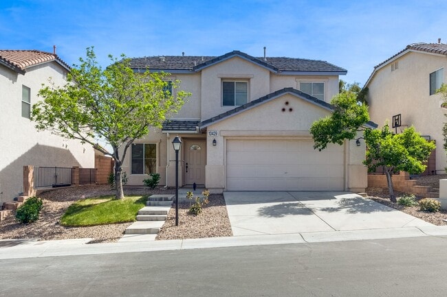 Building Photo - Fully Remodeled & Move-In Ready – Modern Finishes + Huge Loft!