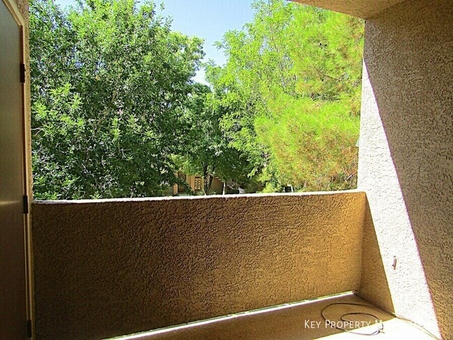 Building Photo - 10245 S Maryland Pkwy