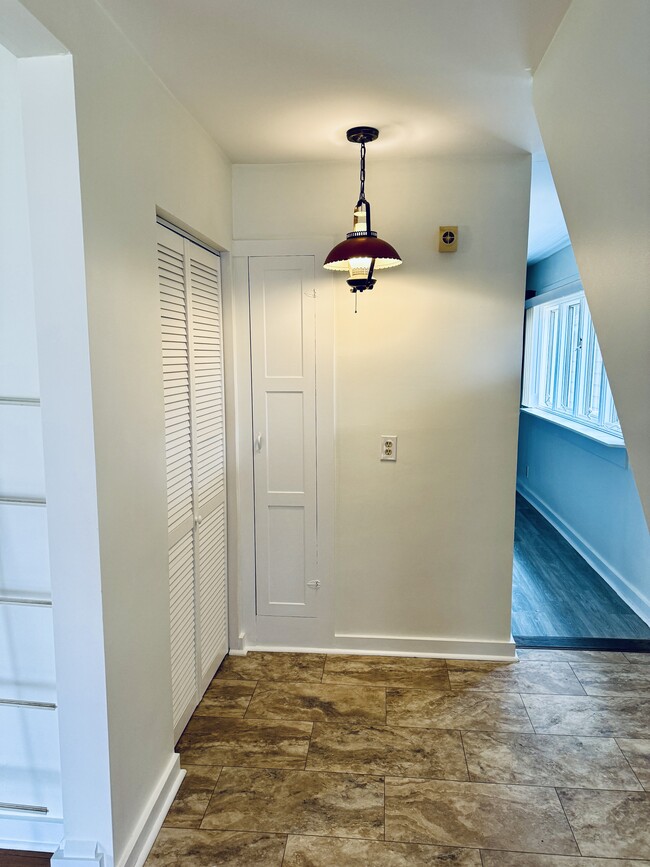 Hallway with mudroom - 625 Roosevelt Ave