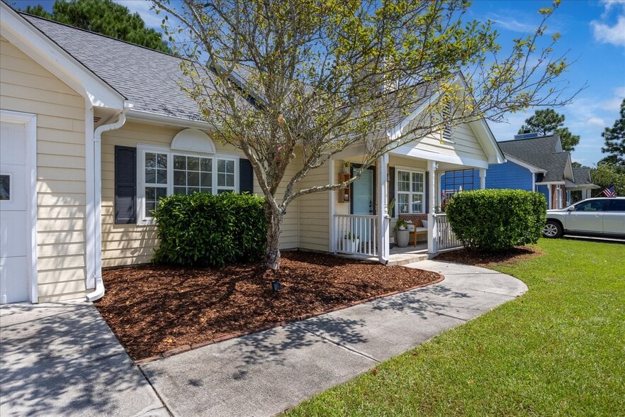 Front Lead Walk - 2204 Loblolly Ct