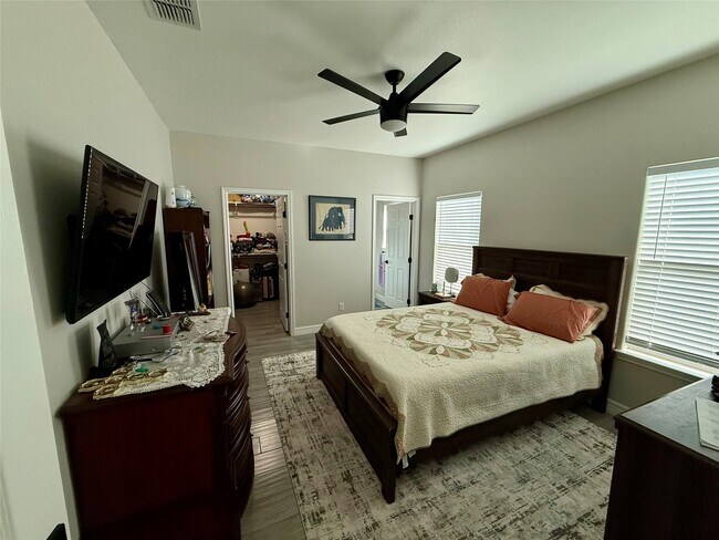 Building Photo - 421 Pitaya Ln