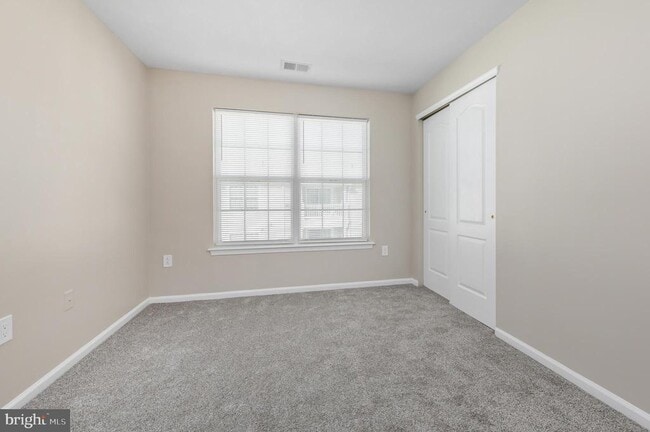 Building Photo - 117 Lionheart Ln