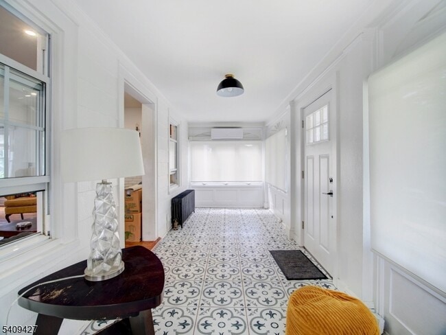 Building Photo - 415 Orange Rd