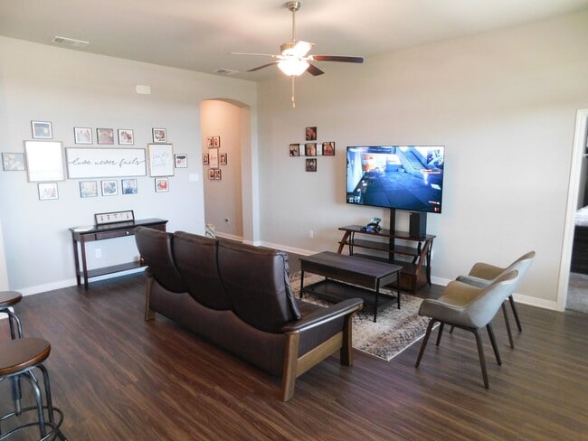 Building Photo - 3948 Aransas Dr
