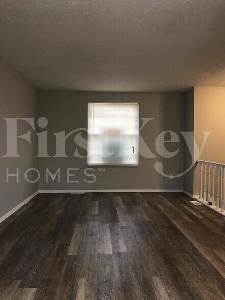 Building Photo - 1324 Lansdowne Rd