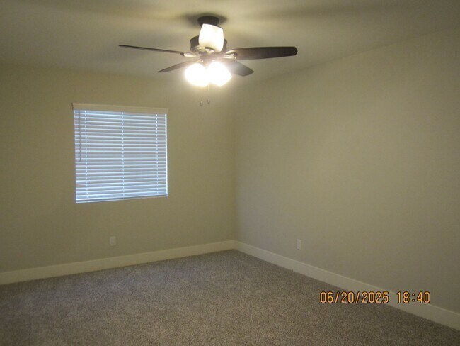 Building Photo - BRAND NEW HOME
