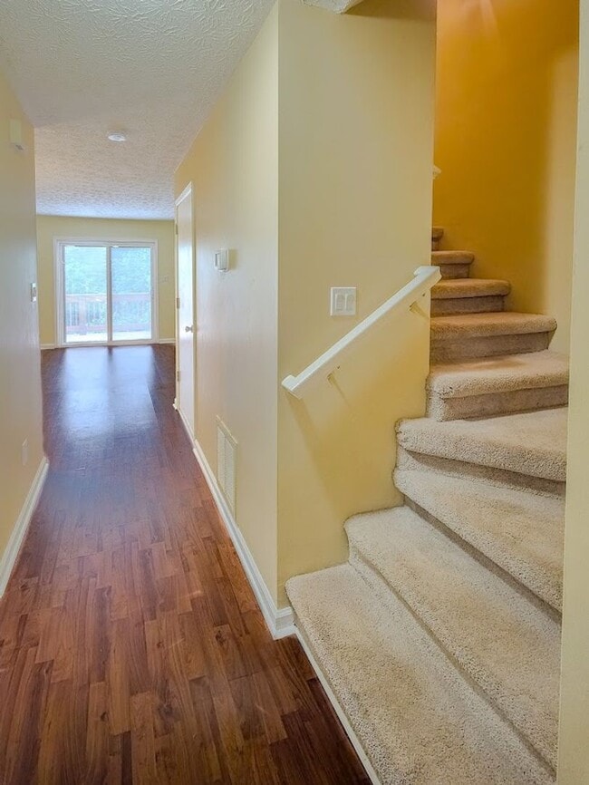 Building Photo - 650 Shadywood Ln