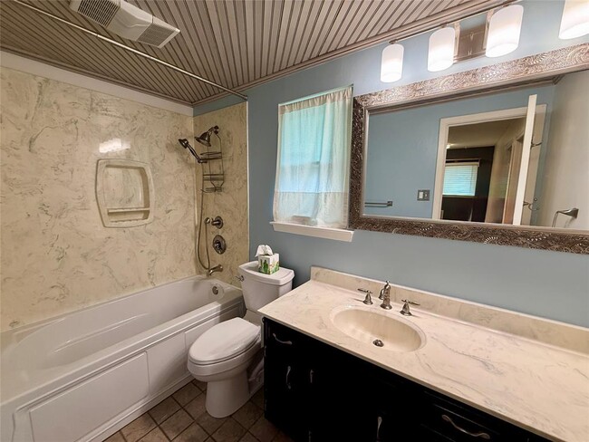 Building Photo - 3408 Ambleside Dr