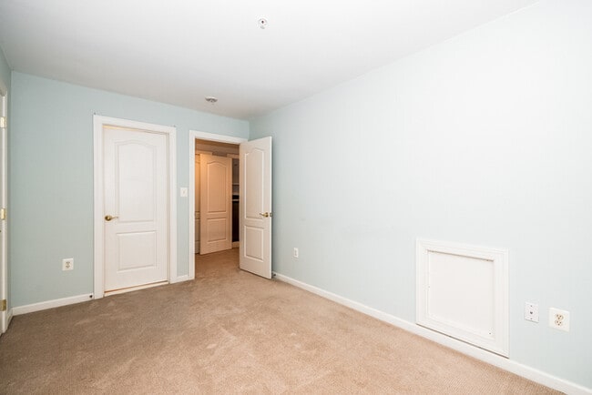 Building Photo - 87 Heron Lane