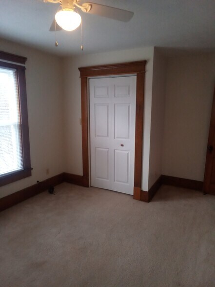 Building Photo - 914 Front St