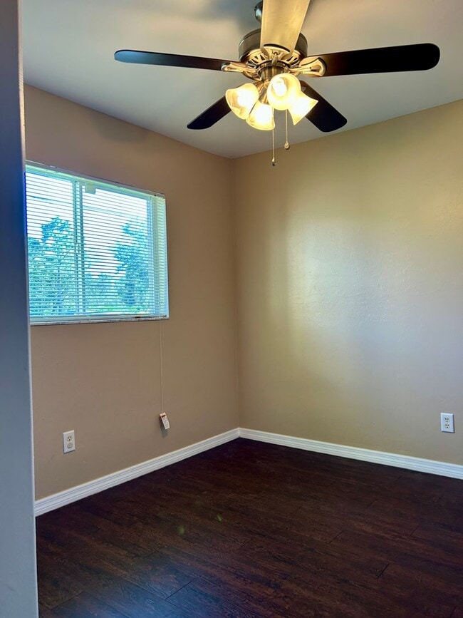 Building Photo - Charming 3BR/2BA Lehigh Acres Duplex with 1-Car Garage | Lawn Care & Salt Service Included