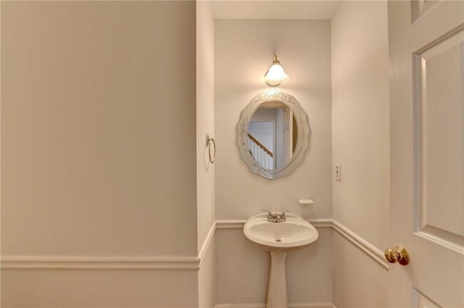 Building Photo - 6535 Ganton Dr