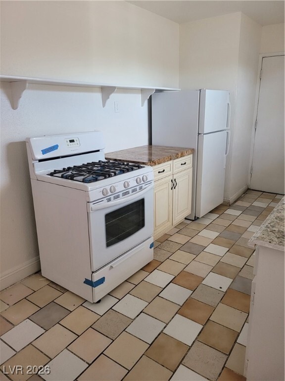 Building Photo - 2600 E Vana Ave